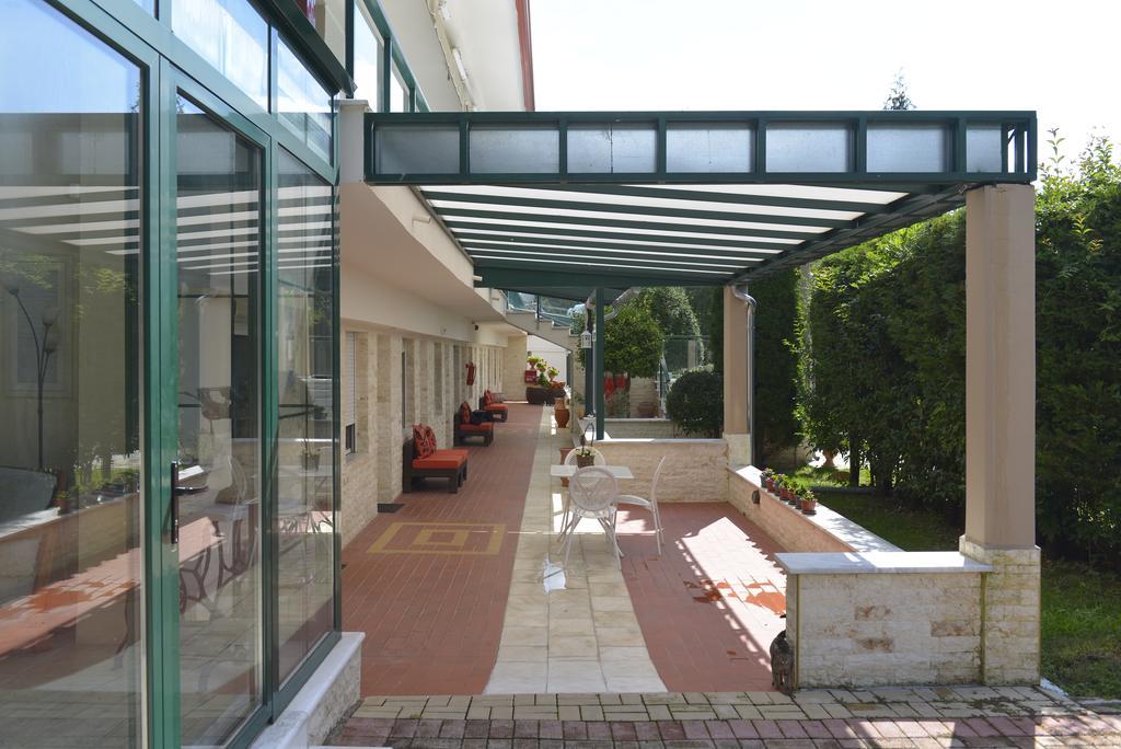 Krepeni Hotel Galaxy מראה חיצוני תמונה